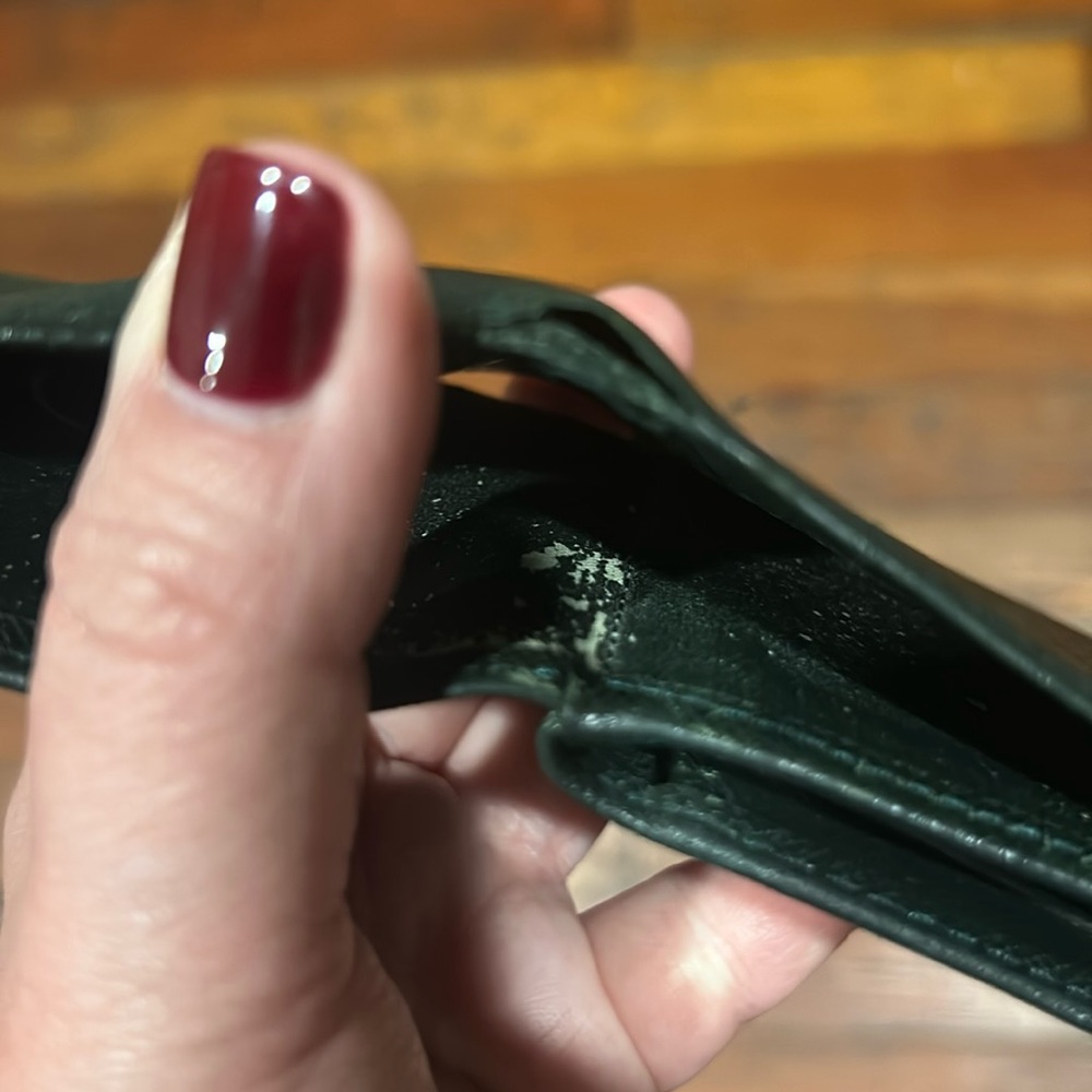 Louis Vuitton Taiga Men's Billfold Wallet Green - Picture 9 of 12